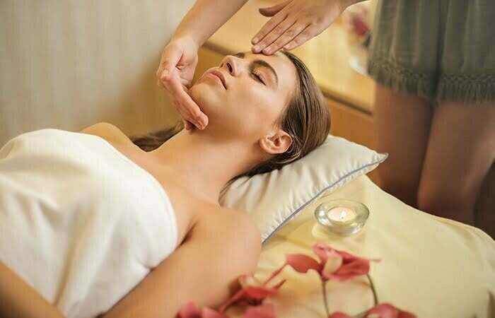 AAYNA Glass Skin Facial