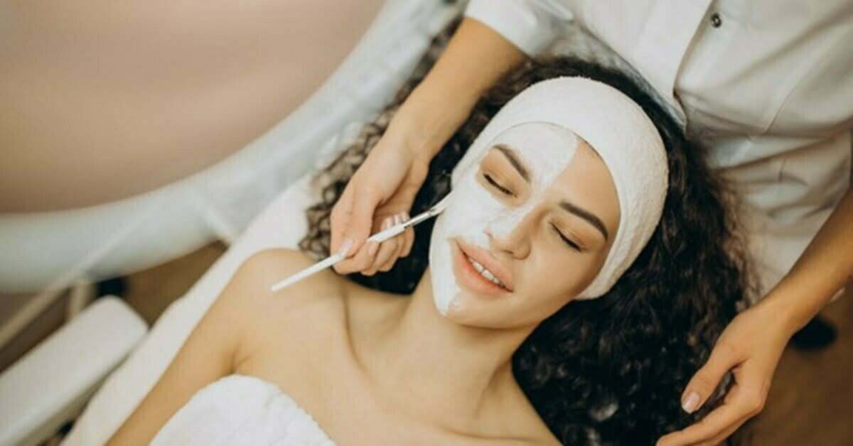 Festive Treats for the Skin: AAYNA Facials