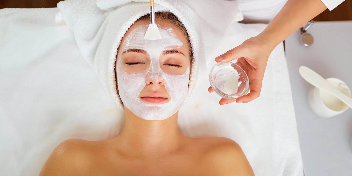 5 Magical Facials That Will Give You a Diva Look