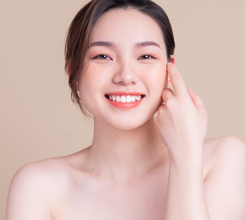Korean Glass Skin Facial Treatment / Aayna Clinic