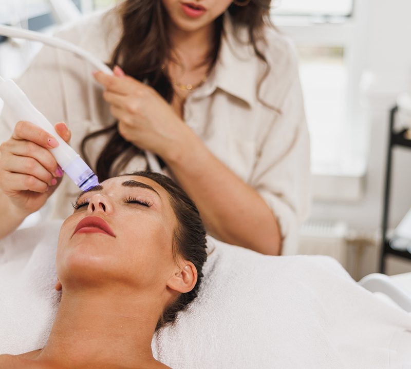 HydraFacial Treatment / AAYNA Clinic