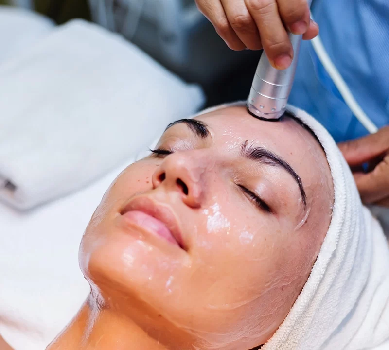 Steps of Hydra facial Skin Treatment - AAYNA Clinic