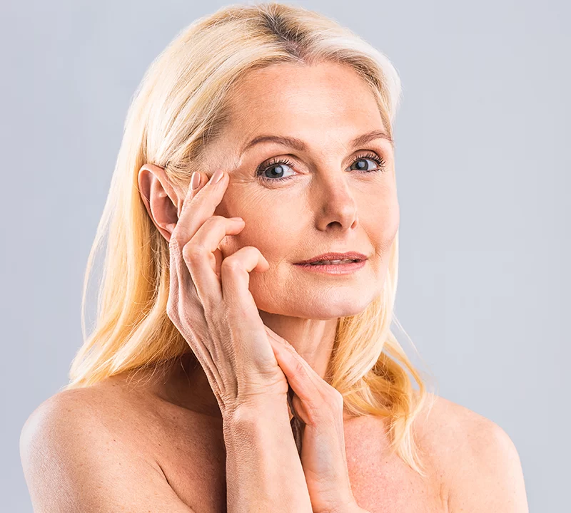 8 Ways to Identify Premature Aging - AAYNA Clinic